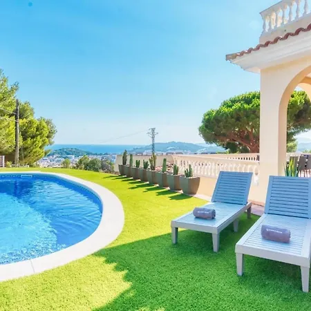 Costacabana - Ibiza Villa Lloret de Mar